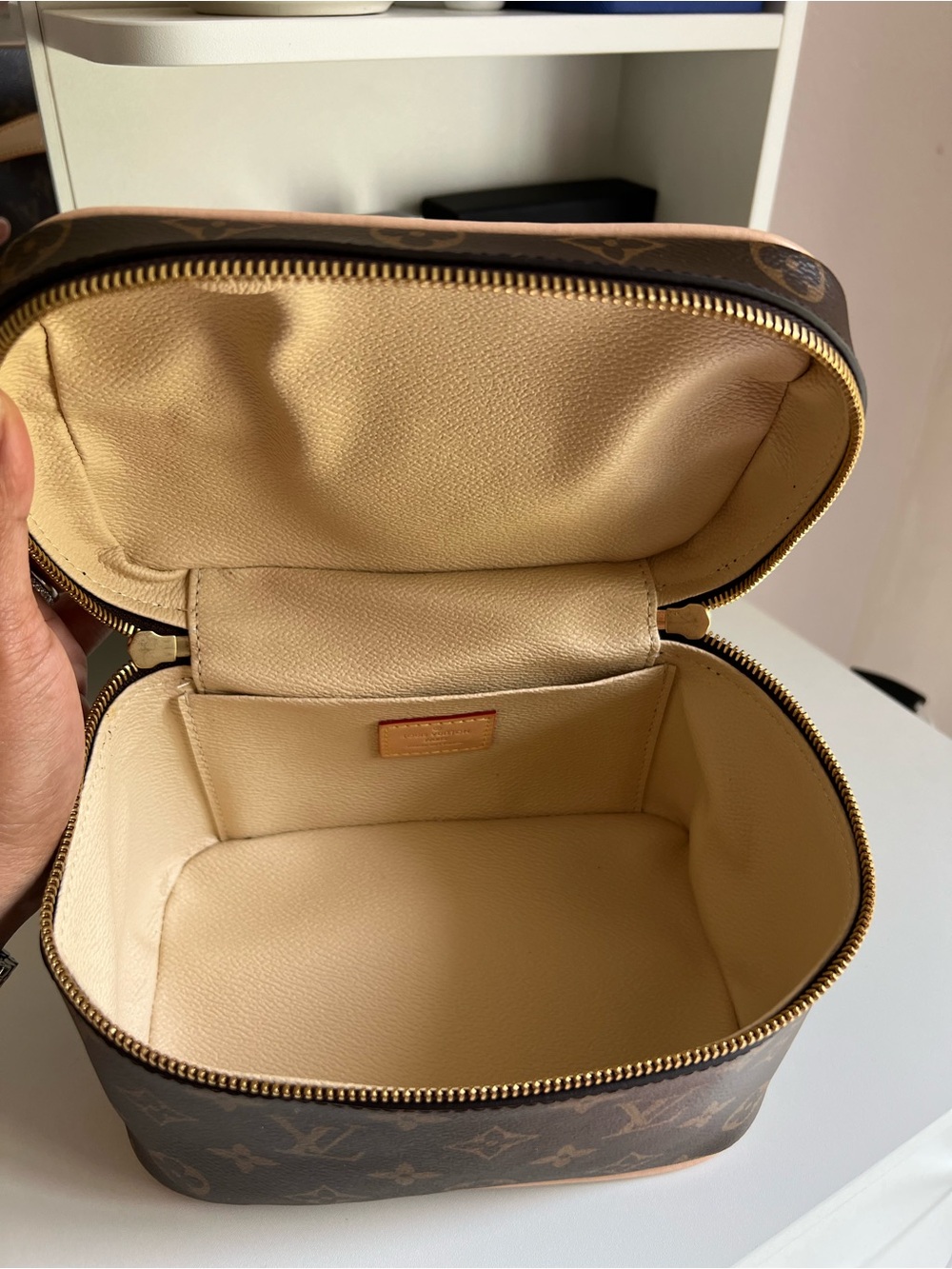 Lv vanity bag - Picture 7 of 15